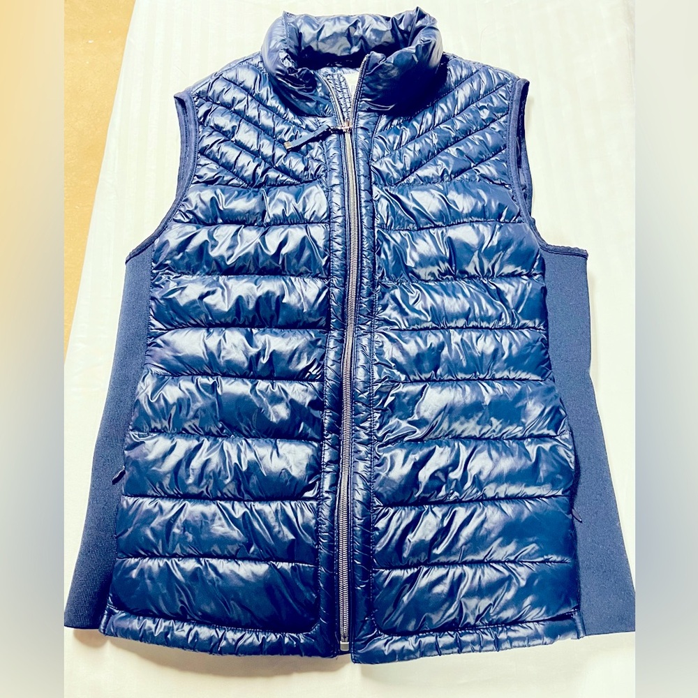 Gap, women’s navy vest, size M
